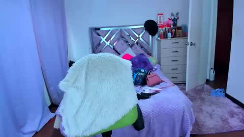 luna_analya online show from November 17, 11:55 am