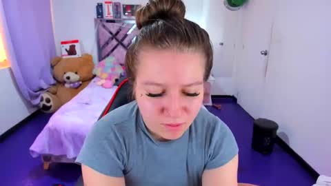 luna_analya online show from April 22, 3:20 pm