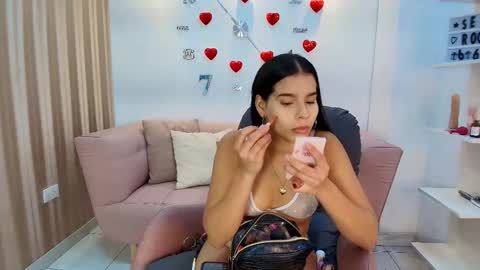 Luna And Titan  online show from March 4, 4:19 am