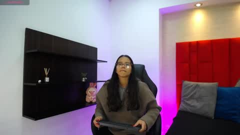 Luna And Titan  online show from February 3, 3:48 am