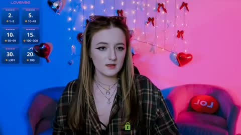 luna_berryy online show from April 27, 7:22 pm