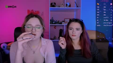 Snapshot of luna_berryy chatting on September 24, 2:49 pm luna_berryy online show from September 24, 2:49 pm