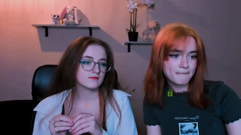 Snapshot of luna_berryy chatting on December 20, 8:34 pm luna_berryy online show from December 20, 8:34 pm