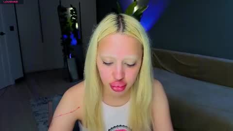 luna_beverly online show from June 13, 8:28 pm