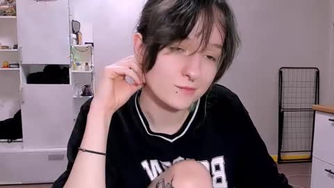 Luna online show from February 23, 7:23 pm