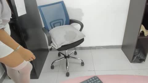 luna  online show from April 20, 6:11 pm