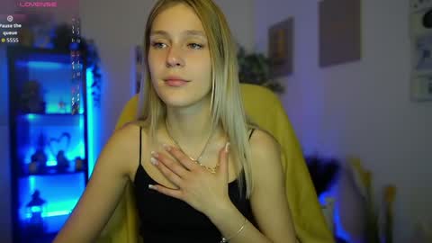 luna_grace18 online show from April 29, 6:57 pm