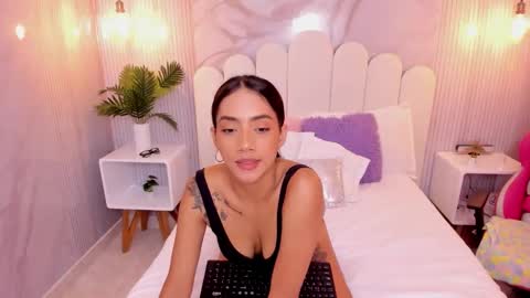 Snapshot of luna_hot_ass chatting on October 2, 9:09 pm luna_hot_ass online show from October 2, 9:09 pm