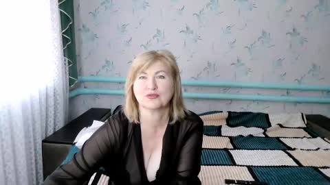 luna_lure11 online show from June 9, 9:41 am