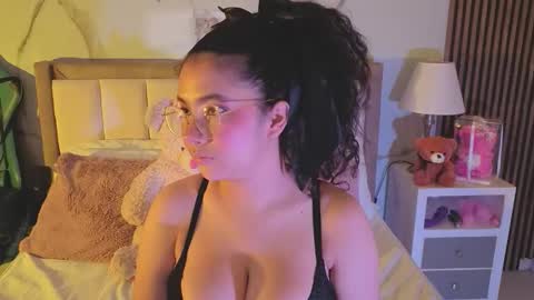 Snapshot of luna_rosse__ chatting on October 8, 12:31 pm L U N A Try my private online show from October 8, 12:31 pm