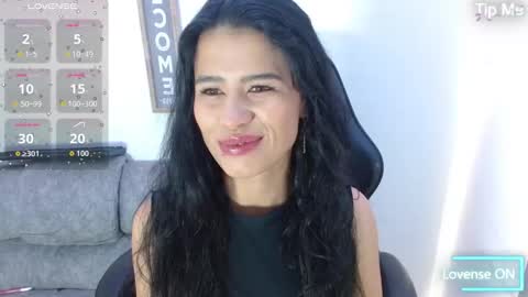 luna_starr69 online show from December 16, 1:06 pm