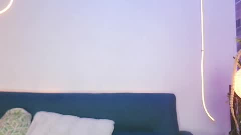 luna_valen online show from April 24, 4:26 am