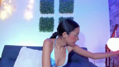 luna_valen online show from February 18, 4:00 am