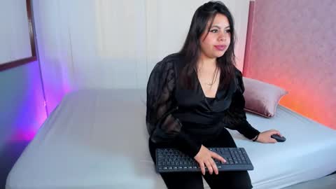 Luna  online show from December 18, 11:26 am