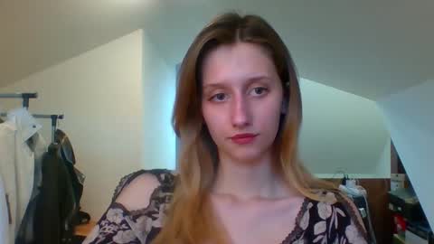 L U N A  online show from January 24, 2:51 pm