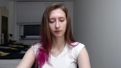 L U N A  online show from November 17, 6:25 am