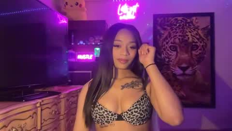 lunaa_11 online show from July 18, 7:44 am