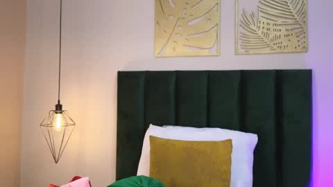 Luna Aspen online show from April 1, 5:54 pm