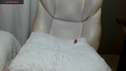 Luna Dread online show from October 9, 5:11 am