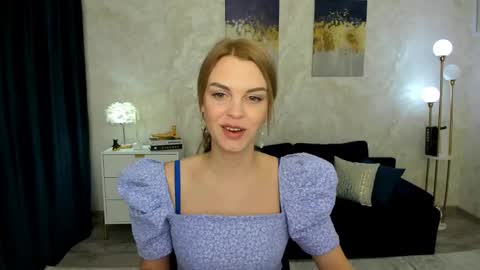 lunaflinn online show from April 26, 3:26 am