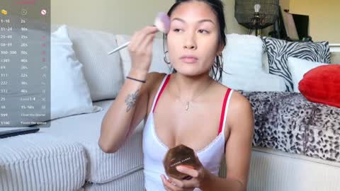 luna dela cruz online show from April 4, 9:35 pm