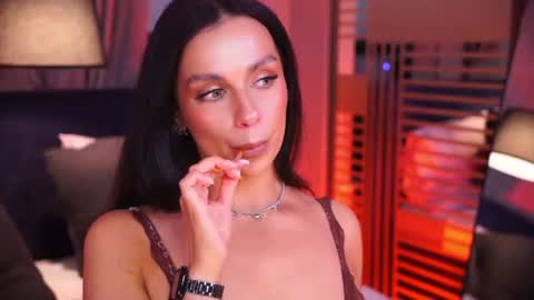 Luna  next streams Mon Tue Fri Sat Sun 8pm-5am gmt0 online show from June 24, 3:27 am