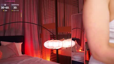 Luna  next streams Mon Tue Fri Sat Sun 8pm-5am gmt0 online show from November 18, 9:16 pm