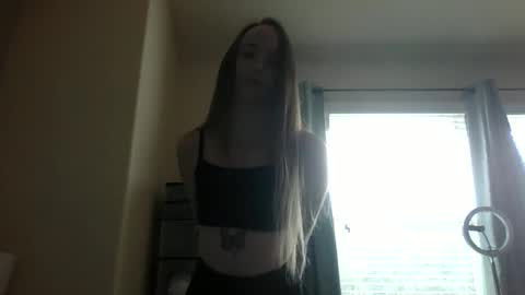 Snapshot of lunapixie2020 chatting on September 24, 9:14 pm lunapixie2020 online show from September 24, 9:14 pm