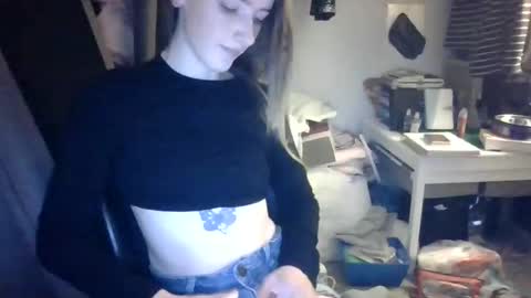 Snapshot of lunapixie2020 chatting on January 19, 6:42 am lunapixie2020 online show from January 19, 6:42 am