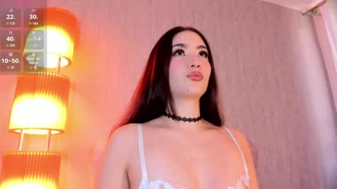 Luna  online show from April 22, 5:54 pm