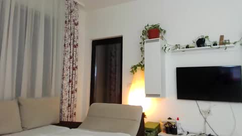 lunastars13 online show from September 28, 5:18 pm