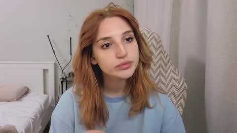 Snapshot of lunatale chatting on September 29, 4:01 pm Kate online show from September 29, 4:01 pm