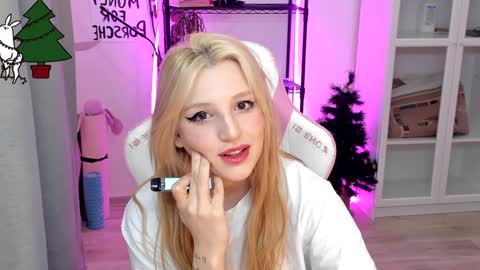 Snapshot of lunatale chatting on January 8, 2:57 am Kate online show from January 8, 2:57 am