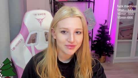 Snapshot of lunatale chatting on December 25, 1:53 am Kate online show from December 25, 1:53 am