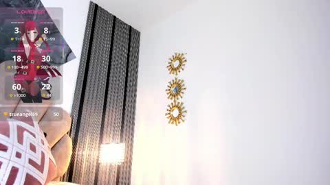 Luna   online show from April 19, 6:10 pm