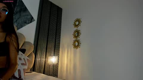 Luna   online show from April 22, 9:01 pm