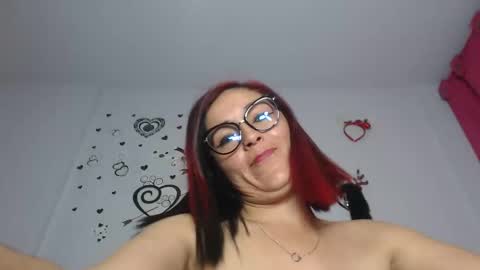 Snapshot of lunitaqueen_ chatting on December 17, 4:56 am Luna Tamara online show from December 17, 4:56 am