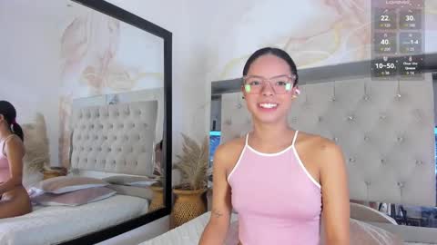 Snapshot of lunna__tylor chatting on October 2, 3:33 am lunna__tylor online show from October 2, 3:33 am