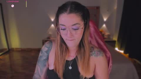 LUNA ROSE online show from December 16, 4:40 am