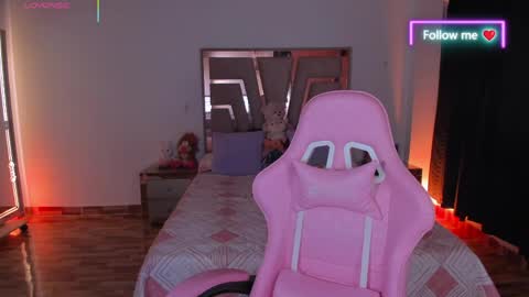 LUNA ROSE online show from April 28, 3:54 am