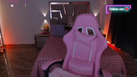 LUNA ROSE online show from April 23, 5:37 am