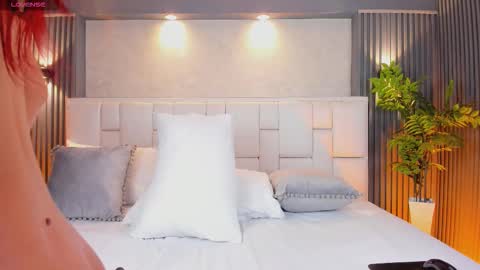 L U N N A online show from March 13, 5:09 am