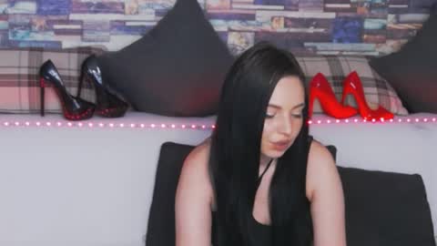 LunnaGray online show from April 23, 12:40 pm