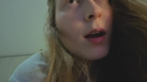 lunoria online show from April 29, 10:15 pm