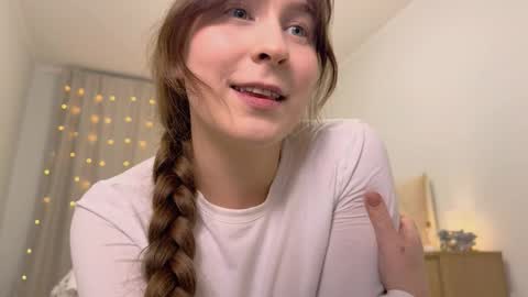 lunoria online show from December 18, 11:20 pm