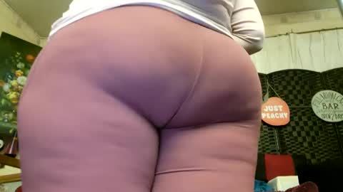 Snapshot of lusciouslibra82 chatting on February 26, 9:01 am .Clarissa. Follow me on Instagram miss buns online show from February 26, 9:01 am