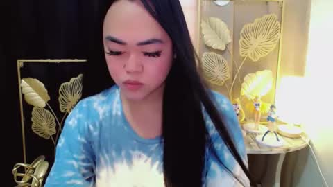 Trina online show from April 22, 2:52 am