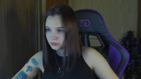 Snapshot of luvmeeow chatting on January 4, 6:09 am Ann online show from January 4, 6:09 am