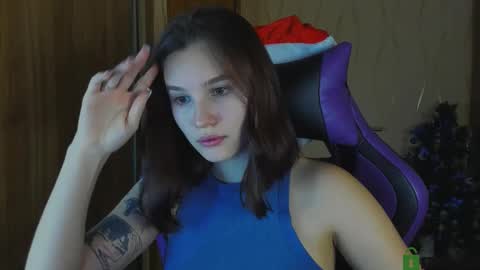 Snapshot of luvmeeow chatting on December 22, 4:59 pm Ann online show from December 22, 4:59 pm