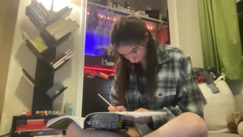 luvrxstarx online show from December 23, 5:33 am